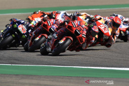 Duel dengan Marquez, Bagnaia raih kemenangan pertama MotoGP di Aragon