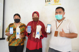 Warga Ketapang unduh aplikasi PLN Mobile nikmati kemudahan layanan