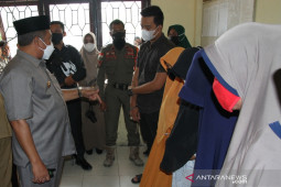Empat perempuan dan seorang mucikari ditangkap di Meulaboh