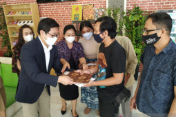 "Korean Culture Centre" berikan penghargaan kepada penyair disabilitas