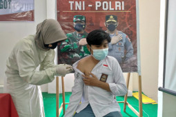Polres Paser gelar vaksin bagi pelajar SMAN 1 Tanah Grogot