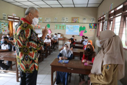 Ganjar instruksikan lakukan pelacakan terkait klaster PTM