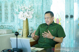 Ketua MPR mencermati  vaksin COVID-19 dosis ketiga