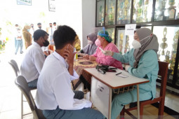 Pemkab Bangka Tengah vaksinasi 549 pelajar