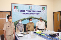 Asisten I Pemkab Pringsewu hadiri peresmian Program E-Samdes secara virtual
