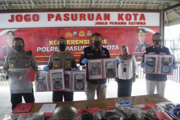 Polisi tetapkan empat tersangka kasus ledakan "bondet" tewaskan dua orang di Pasuruan