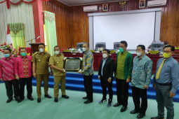 Pemkot dan DPRD Sibolga terima penghargaan dari Kanwil Jamsostek Sumbagut