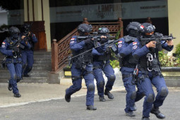 Latihan gabungan Brigif 4 Marinir/BS bersama Denjaka TNI AL