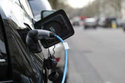 Mei 2022 Indonesia sudah produksi mobil listrik pertama