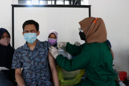 PENS gelar vaksinasi sasar ribuan civitas akademika dan masyarakat