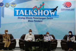 Poltekbang Surabaya undang tokoh bahas peluang bisnis penerbangan di masa pandemi