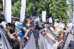 Tari Blekok Situbondo sambut kunjungan Menteri Sandiaga Uno