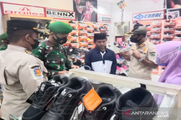 Petugas gabungan perketat razia disiplin protokol kesehatan
