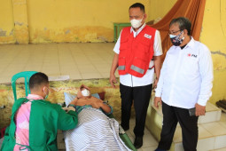 Wakil Bupati Pringsewu tinjau pelaksanaan donor darah di Balai Pekon Pagelaran