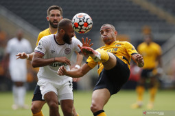 Liga Inggris: 10 pemain Brentford sukses curi kemenangan atas Wolves