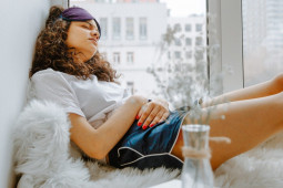 Dokter: mengatasi stress saat menstruasi dengan "self healing"