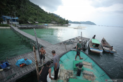 Pemkab Kayong Utara sediakan angkutan laut bangun konektivitas antar kepulauan
