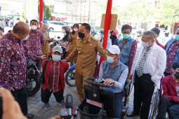 Eri Cahyadi namai "Es-Cede" untuk kursi cerdas disabilitas inovasi UMSurabaya
