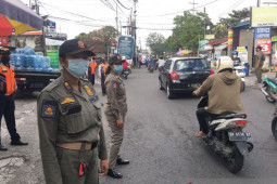 Tim Yustisi Denpasar tindak 32 pelanggar prokes saat PPKM