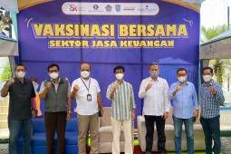 Bank Kalsel dan OJK gelar vaksinasi tahap III