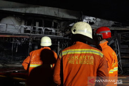Petugas pastikan tidak ada korban jiwa pada kebakaran Swalayan Cahaya