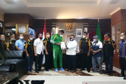 Didampingi KONI, Bupati berangkatkan atlet Tapsel menuju PON XX Papua