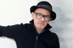 Michael Stipe tegaskan band  R.E.M tak akan pernah kembali bersatu
