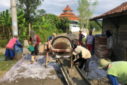 Padat karya tunai permukiman serap 300.000 tenaga kerja