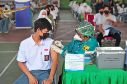 Vaksinasi Covid-19 bagi pelajar di Jambi
