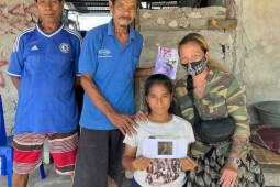 Kisah inspiratif -  Dwi Prihandini susuri pelosok Maluku demi misi kemanusiaan, bukti cinta bagi suami