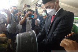 Dirut Perumda Pasar Kota Medan Suwarno langsung temui pedagang pasar