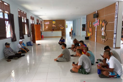 Ketua Kontingen Jambi wanti-wanti atlet polo air Jambi jaga kesehatan