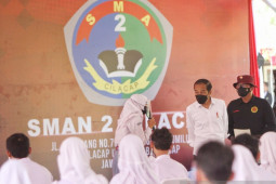 Presiden tinjau program vaksinasi BIN di Cilacap