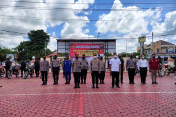 Polda Kaltim salurkan Bansos kepada warga Paser terdampak COVID-19