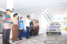 Bupati lepas rombongan pengantar bantuan pascabanjir Katingan
