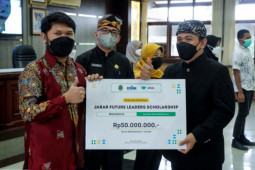 "Jabar Future Leaders Scholarship" 2021 kini libatkan PTN luar Jabar