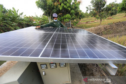 Petani manfaatkan panel surya