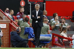 Mengeluh lagi, Solskjaer sebut pemain Villa ganggu Bruno Fernandes