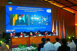 Universitas pramita gelar wisuda secara hybrid