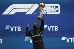 Juara GP Rusia, Hamilton klaim kemenangan ke-100 di F1