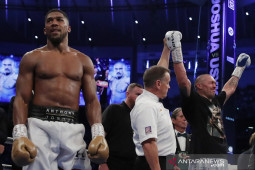 Usyk rebut sabuk juara kelas berat dari Anthony Joshua