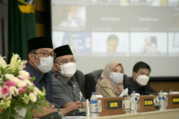 Gubernur Jawa Barat sampaikan Raperda APBD Perubahan 2021