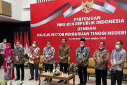 Rektor Unja bersama Majelis Rektor PTN hadiri pertemuan dengan Presiden RI