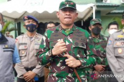 Kodim Tanah Bumbu salurkan sembako kepada warga terdampak COVID-19