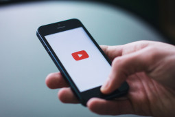 Diblokir Youtube, media rusia akan tayang di Rumble