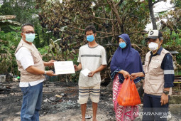 PT Timah Tbk respons cepat bantu korban rumah terbakar di Mentok