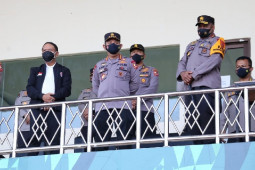 Menpora tinjau penerapan prokes sepak bola putra