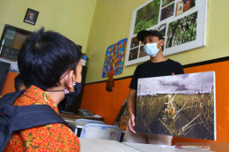 Pengenalan Profesi Pewarta Foto kepada Siswa SD