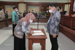 Sekda Kalsel ingatkan pejabat pengadaan barang dan jasa bertindak profesional