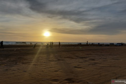 PON Papua - Menikmati indahnya "sunset" di Pantai Imbuti Merauke